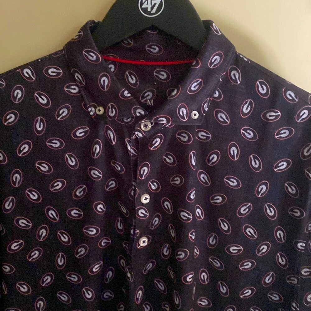 Johnnie- O GA bulldogs polo %93 polyester %7 cotton lightly used. Feels great!